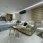 Elements Of Diros Guest house