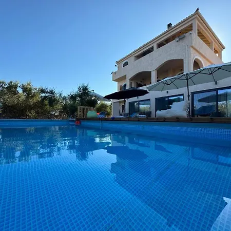 Elements Of Diros Penzion